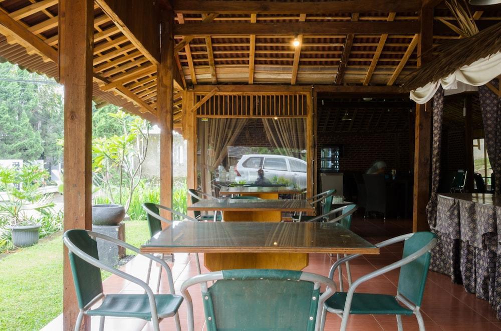 Hotel Lotus Bandung Exterior photo