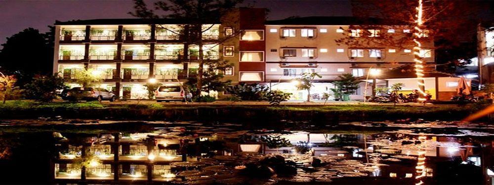 Hotel Lotus Bandung Exterior photo
