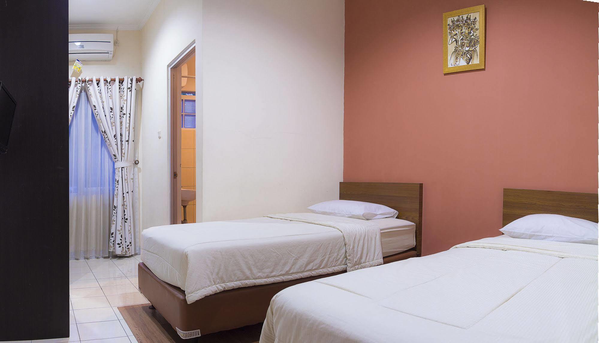 Hotel Lotus Bandung Exterior photo
